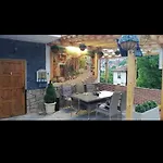 къща томови,стаи за гости 4* Девин