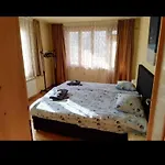 къща томови,стаи за гости Девин