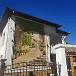 къща томови,стаи за гости 4* Девин