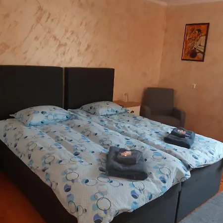 къща томови,стаи за гости *