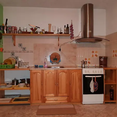 Guest house къща томови,стаи за гости *