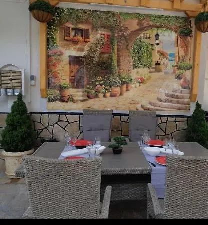 Πανσιόν къща томови,стаи за гости 4*