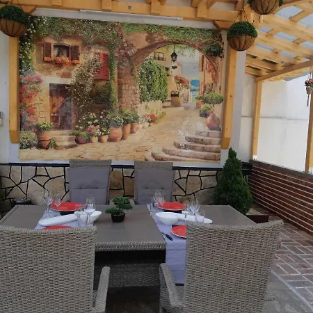 къща томови,стаи за гости Guest house Devin