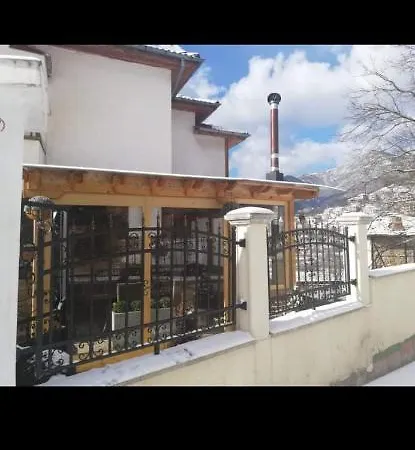 къща томови,стаи за гости Ντέβιν