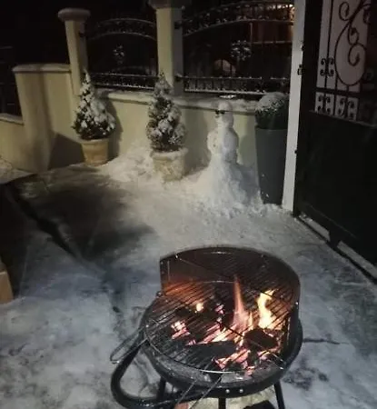 къща томови,стаи за гости Ντέβιν