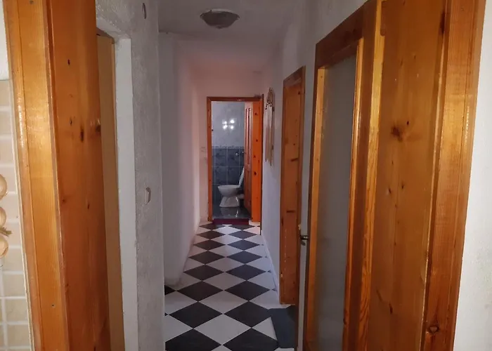 къща томови,стаи за гости 代温