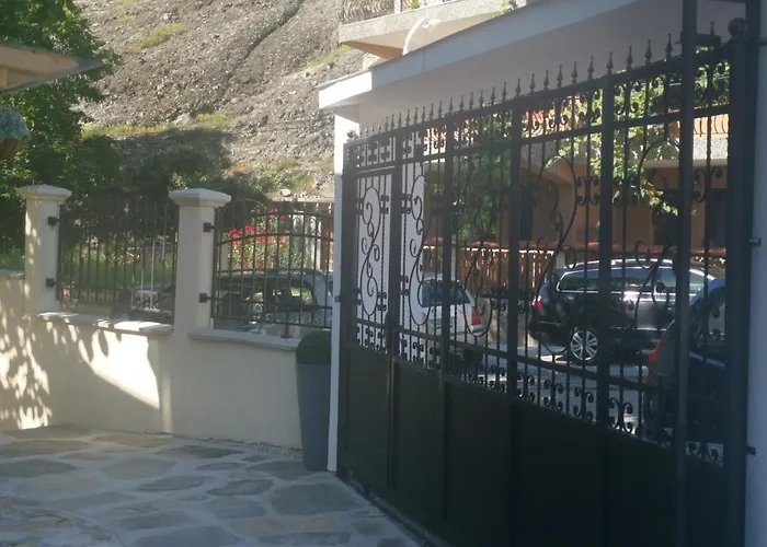 къща томови,стаи за гости