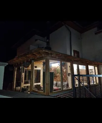 къща томови,стаи за гости 代温