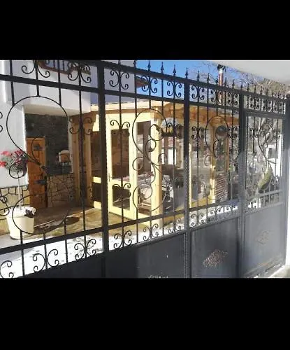 къща томови,стаи за гости 招待所 4*