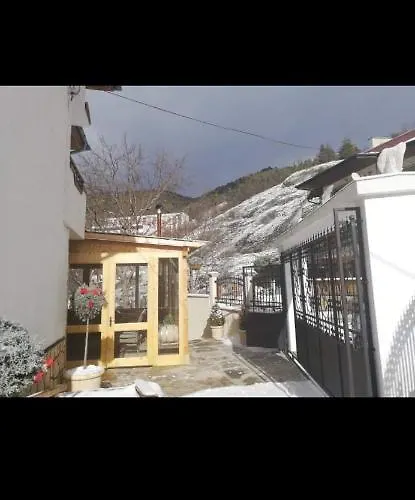 къща томови,стаи за гости 招待所 代温