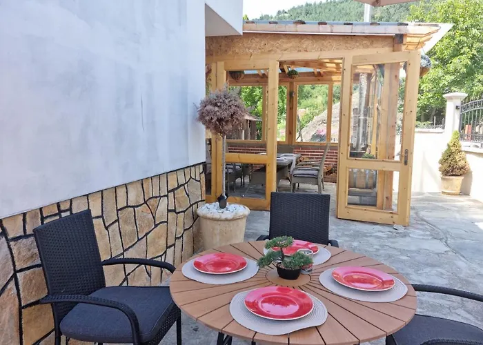 къща томови,стаи за гости 代温