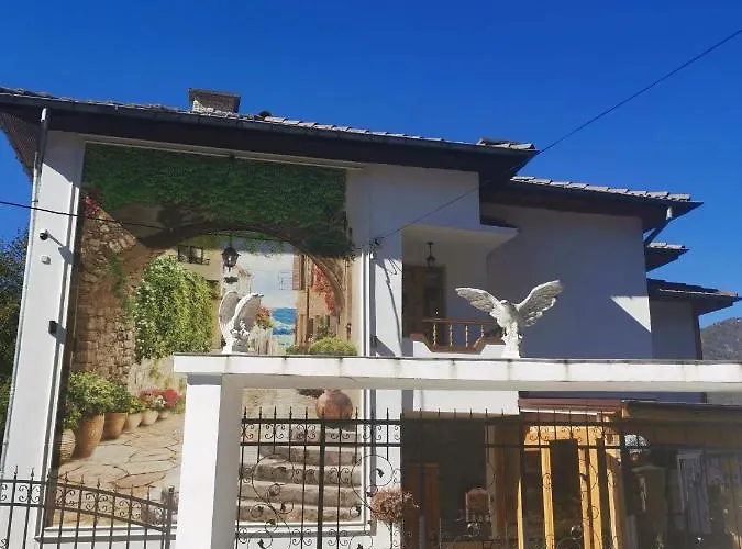 招待所 къща томови,стаи за гости 4*