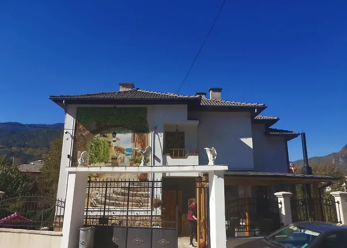 招待所 къща томови,стаи за гости 4*